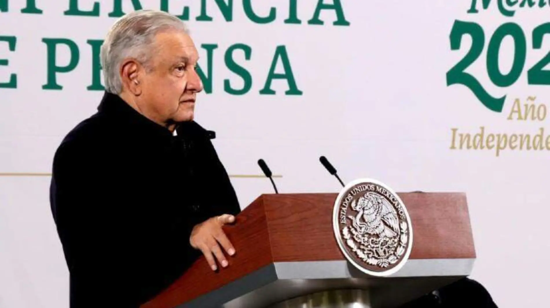 AMLO consulta INE